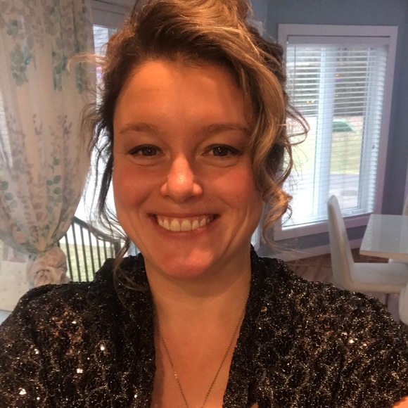 Meet your Posher, Vanessa - Picture 2 of 2